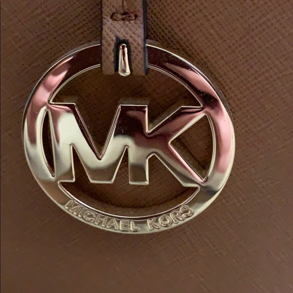 Michael Kors Handbag BEAUTIFUL!! - Picture 4 of 8